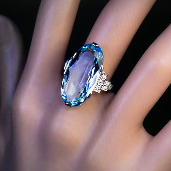 NWOT Silver Cocktail Ring with Turquoise Crystal. - Picture 8 of 8